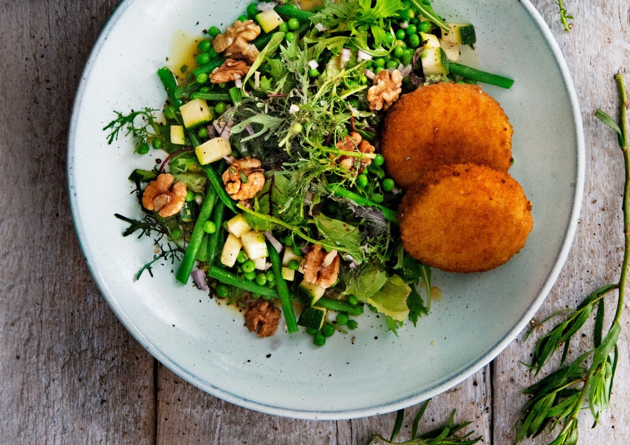 Aviko kaaskroket-comte-parmesan-met-groentesalade